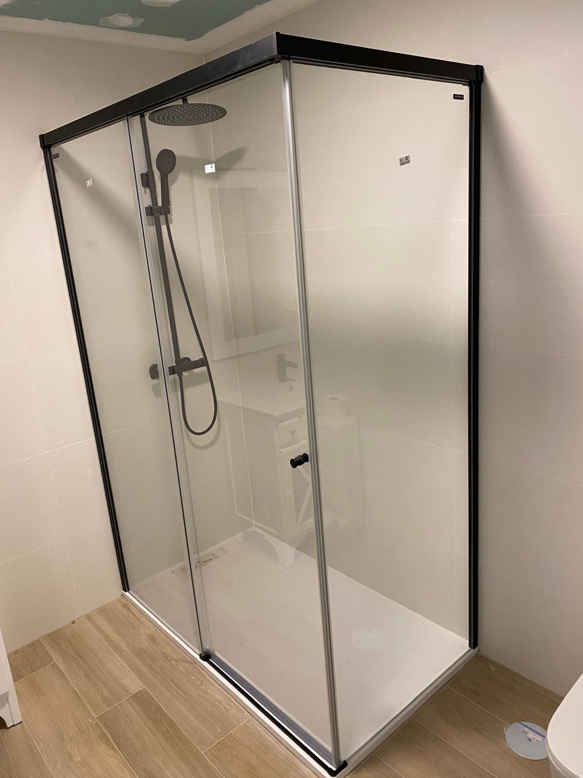Instatec Granada: Experiencia y seriedad en servicios de baño